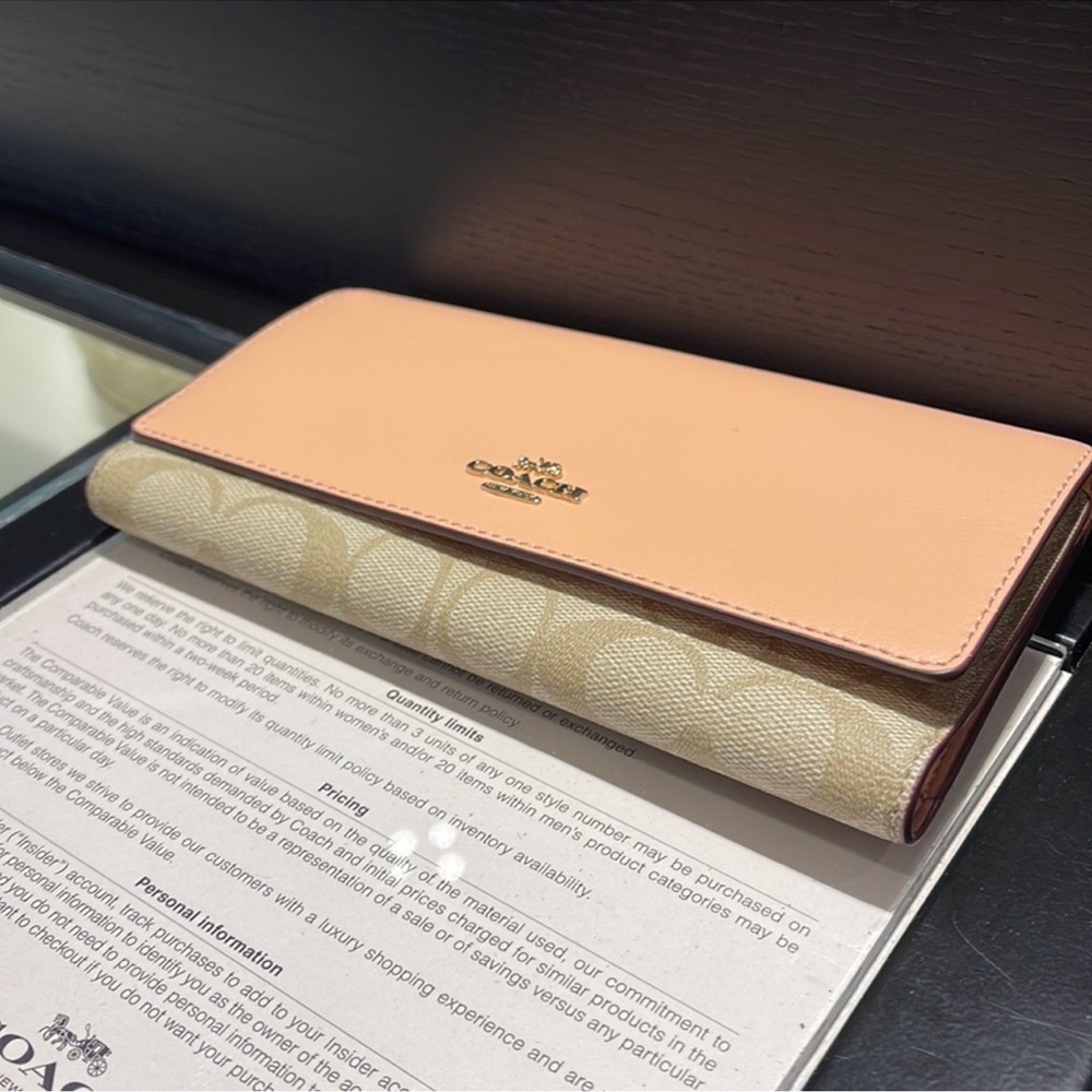 Coach Slim Trifold Wallet In Signature Canvas
IM/Light Khaki/Faded Blush - Picture 5 of 16